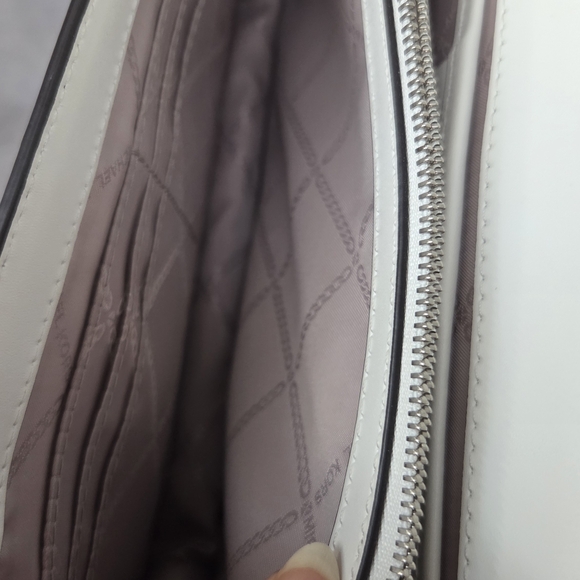 MICHAEL KORS Women's JADE LG Leather Shoulder Bag - Picture 12 of 12